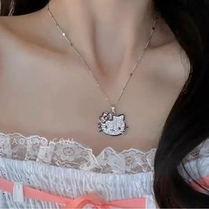 Hello Kitty rhinestones necklace